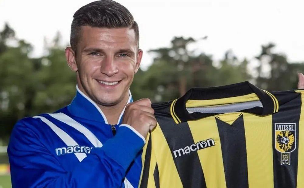 与竞争对手 与竞争对手