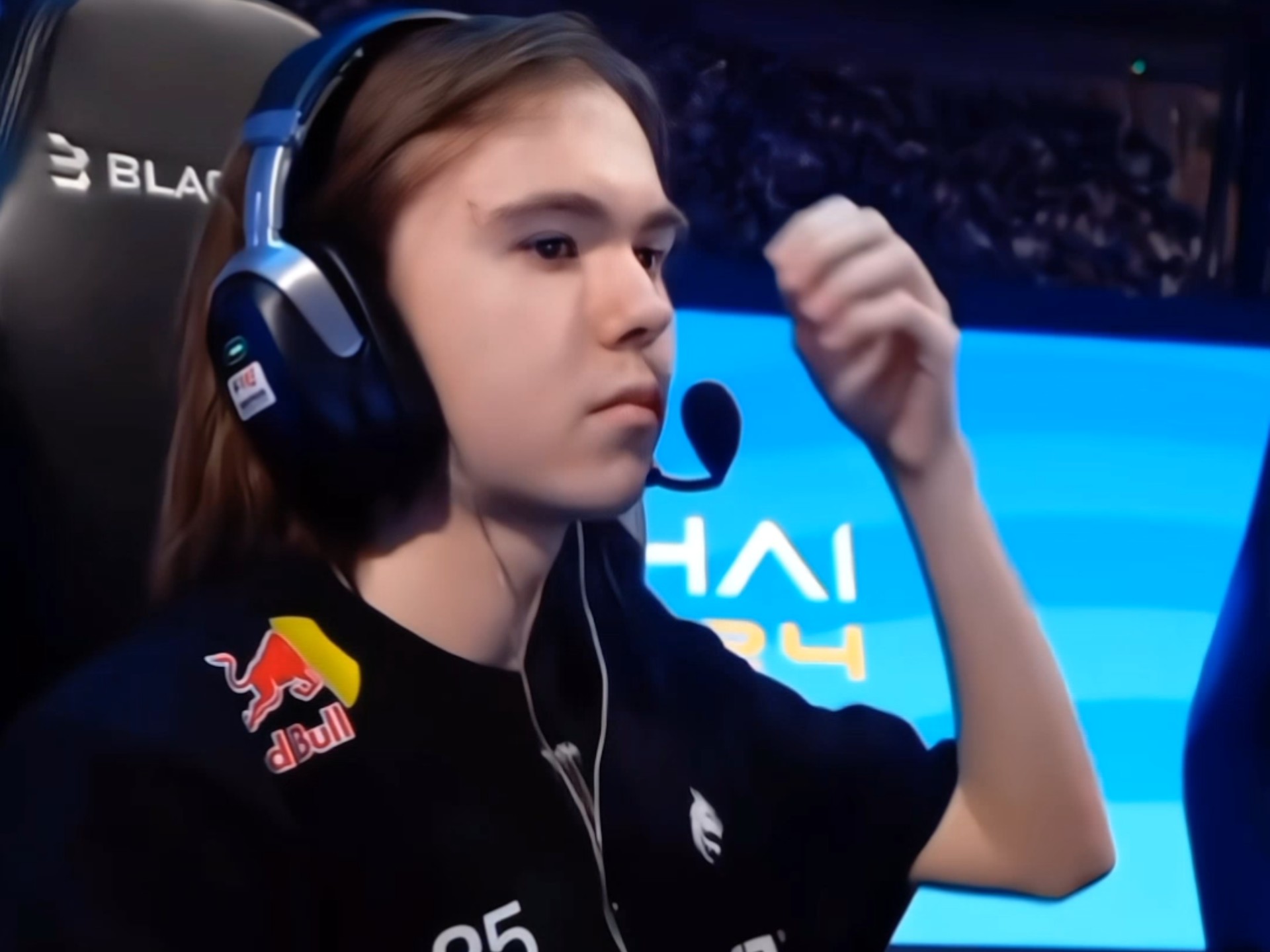 并帮助球队 并帮助球队